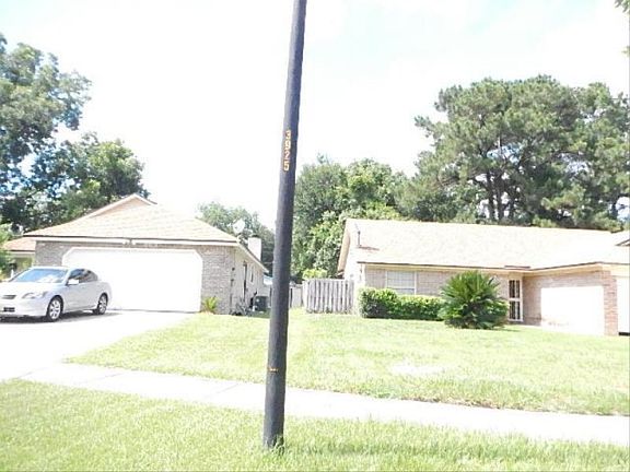 3rd image of 3931 Victoria Landing Dr N