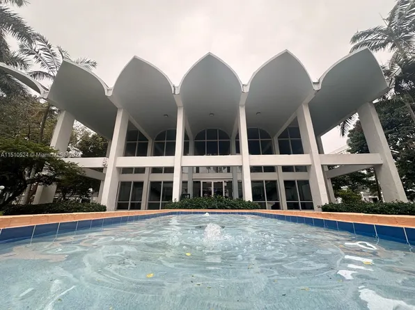 486 NW 165th Street Rd APT B102, Miami, FL 33169