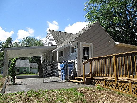 3rd image of 21 Helen Dr