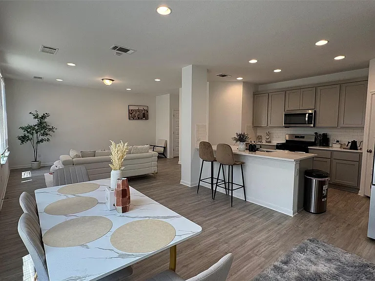 6915 Tiznow Ln — Photo 32