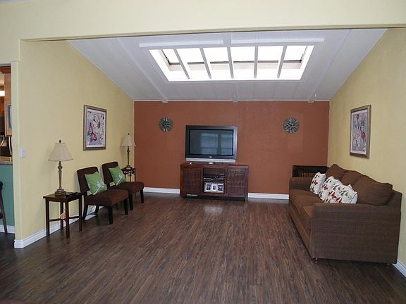4th image of 432 Chateau La Salle Dr