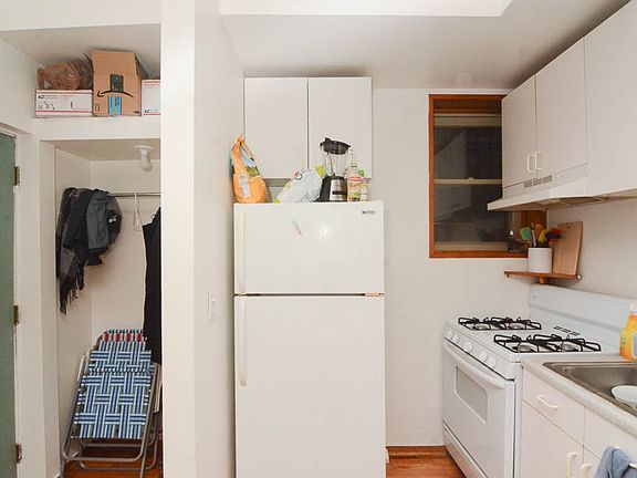 4th image of 1307 N Greenview Ave #F2