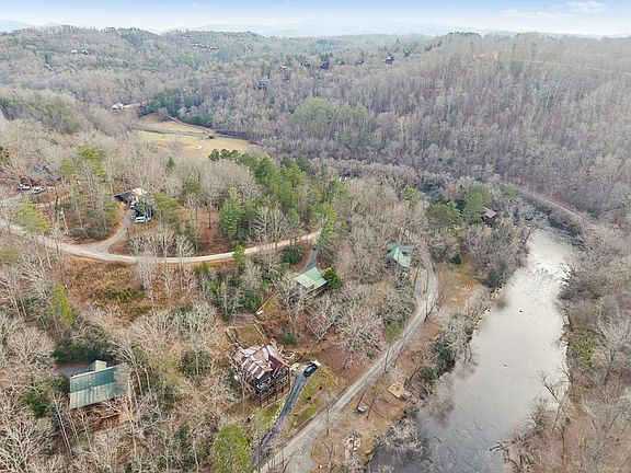 3rd image of 101 Moonshine Mountain Rd