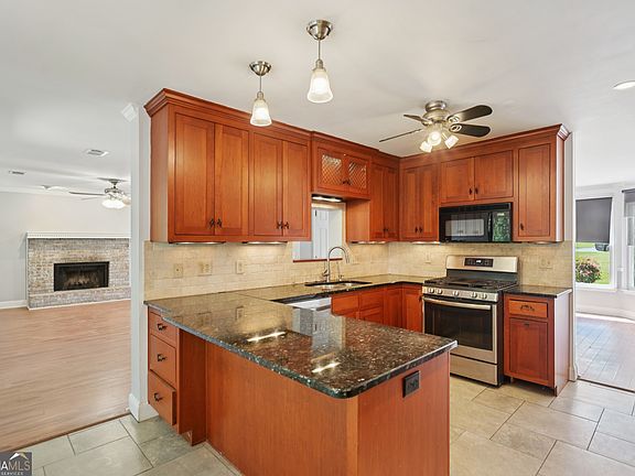 2nd image of 1172 Dogwood Forest Dr NE