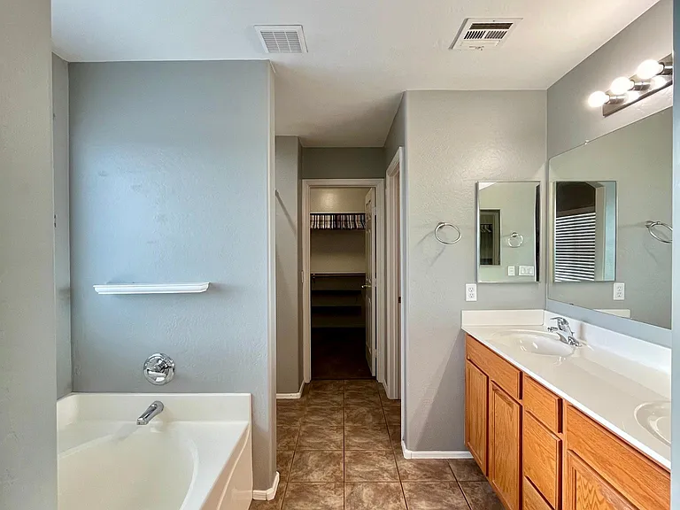29589 N Little Leaf Dr — Photo 14