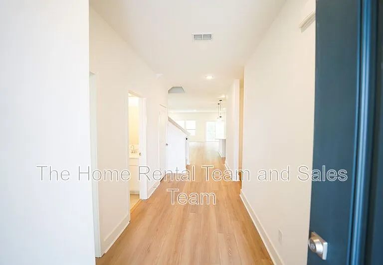 128 Kingswood Cir — Photo 4