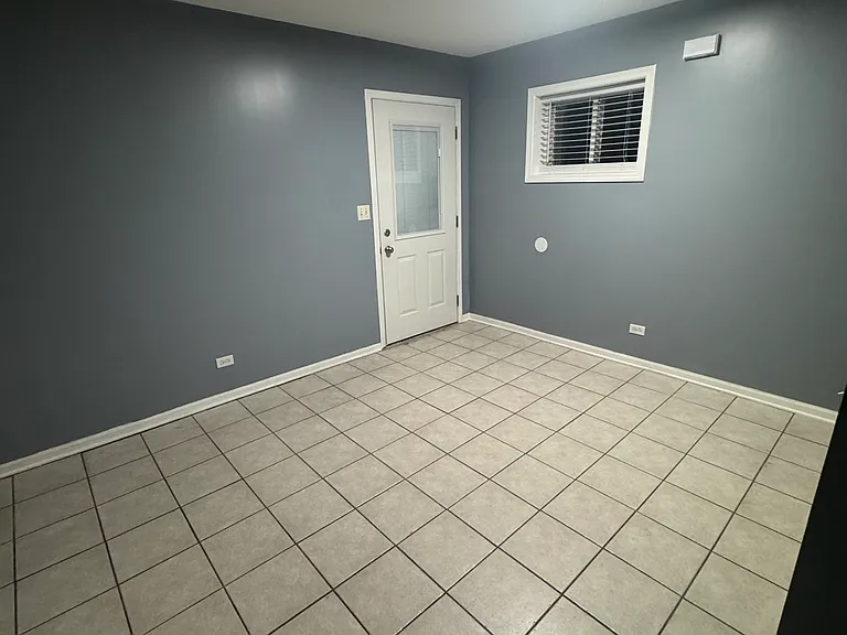 6222 W Addison St #1 — Photo 3