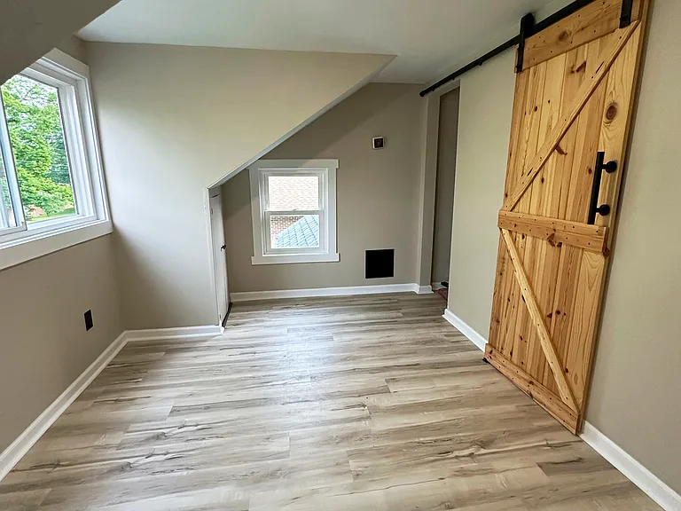 204 S Adams St — Photo 9
