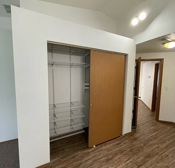 618 E Cozza Dr — Photo 9