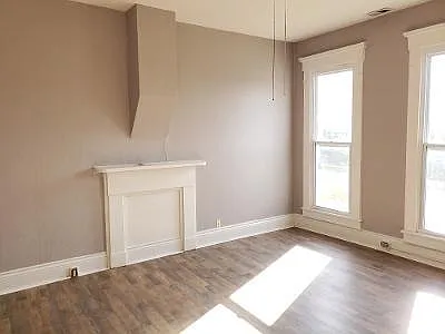 941 Ash St — Photo 5
