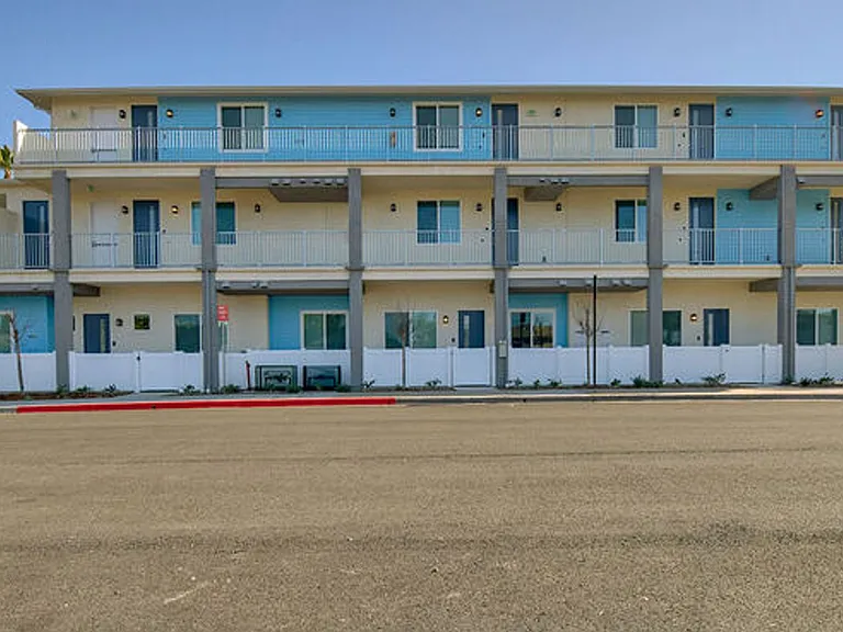1525 G Ave — Photo 15
