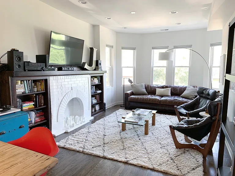 1431 N Fairfield Ave #3 — Photo 1
