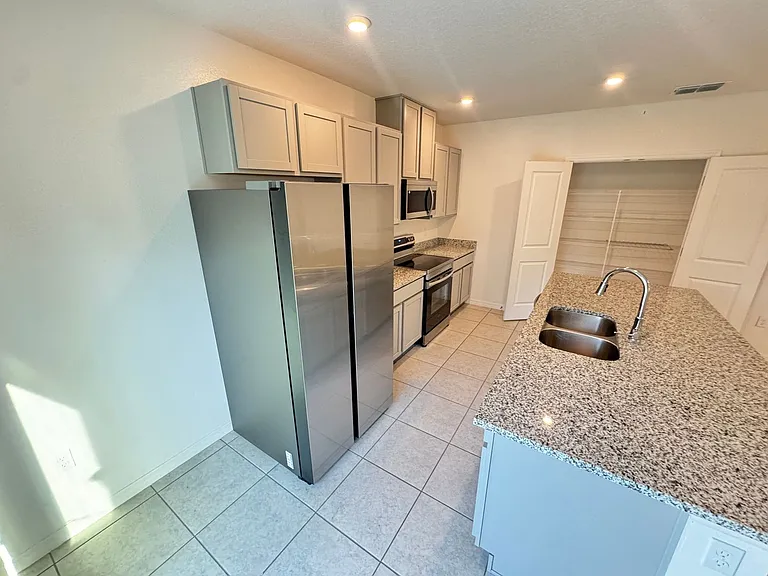 320 Mariana Way — Photo 10