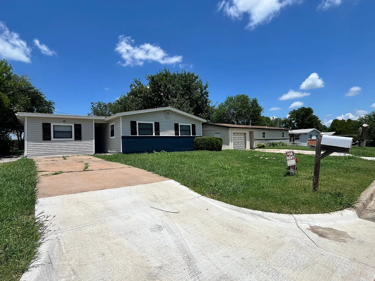 3 bed, 1148 sqft, $1,050 — Photo 2