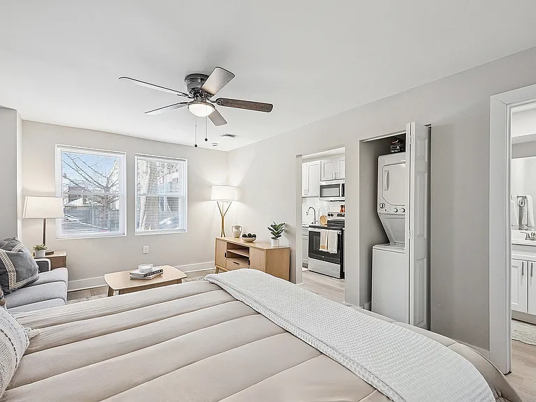 Renovated Studio in 2621 Stuart Ave