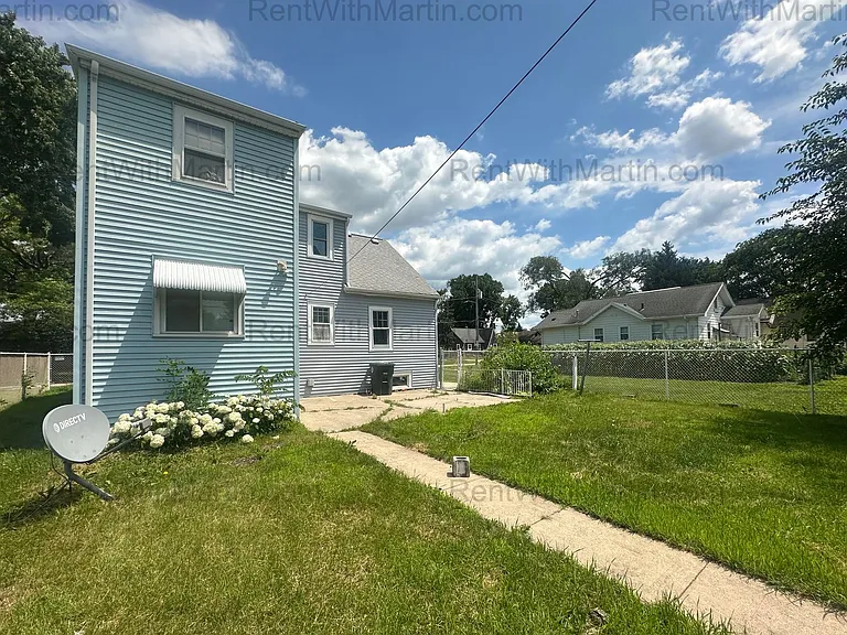 137 Hope Ave — Photo 21