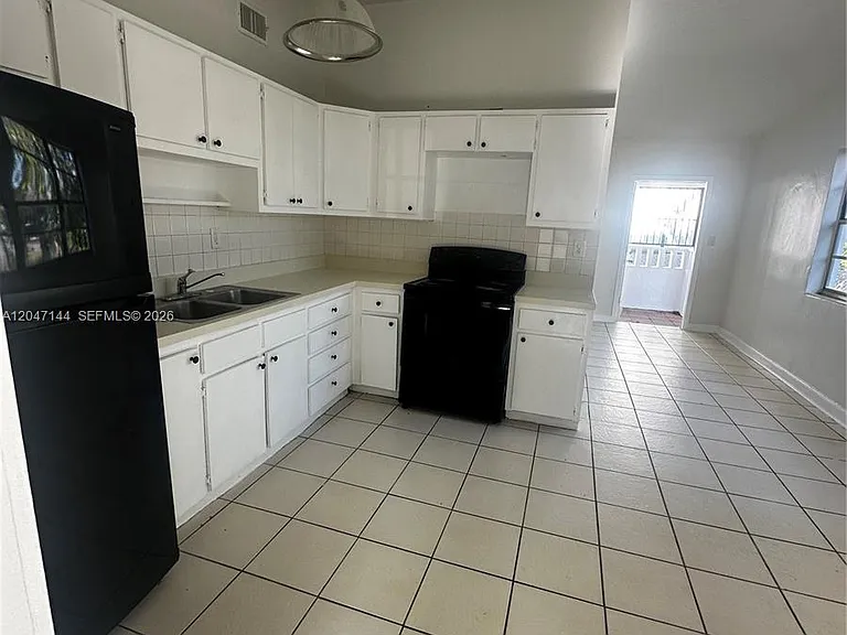 821 SW 2nd St — Photo 16