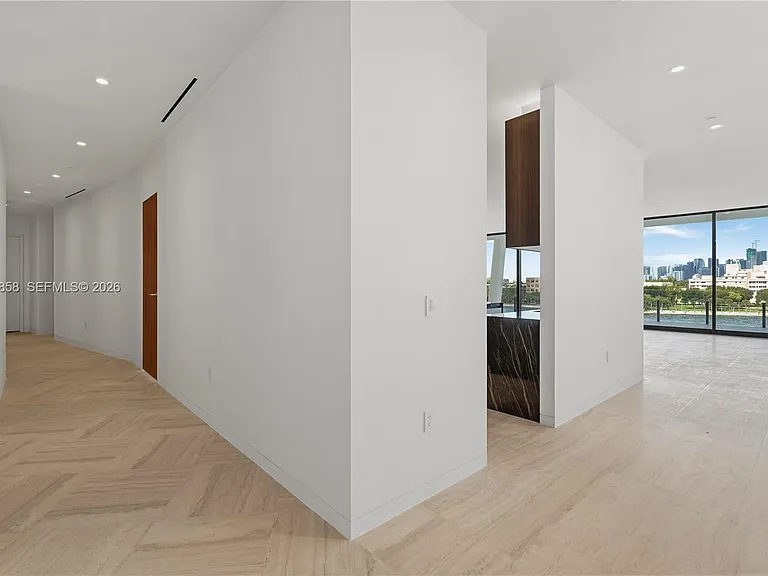 5 Grove Isle Dr #L502 — Photo 33