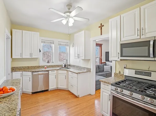 123 White St Unit 123, Belmont, MA 02478