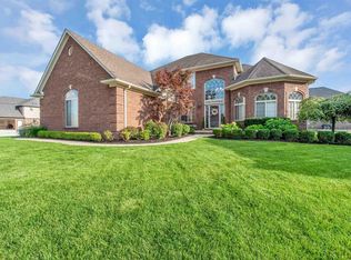 19382 Potomac Dr, Macomb, MI 48044