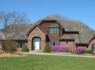 20 Willow Creek Dr, Highland, IL