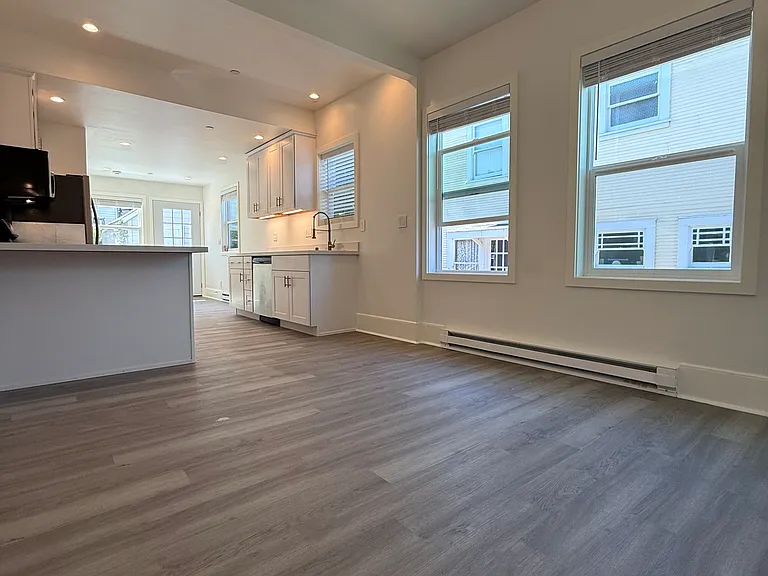 125 Willow Ave #C — Photo 10
