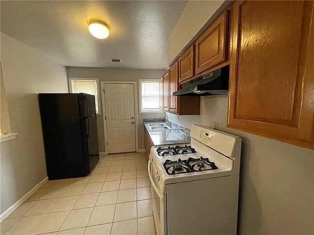 1225 Harrison Ave — Photo 9