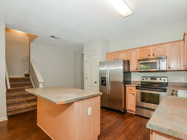 8725 Macon Rd — Photo 10