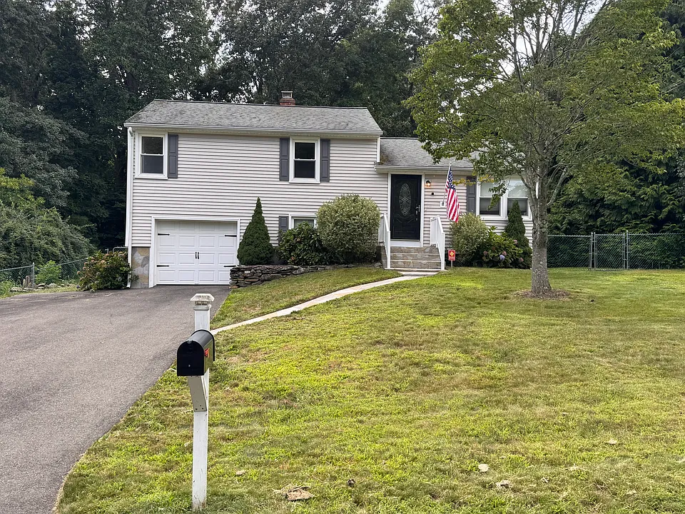 11 Caroline St