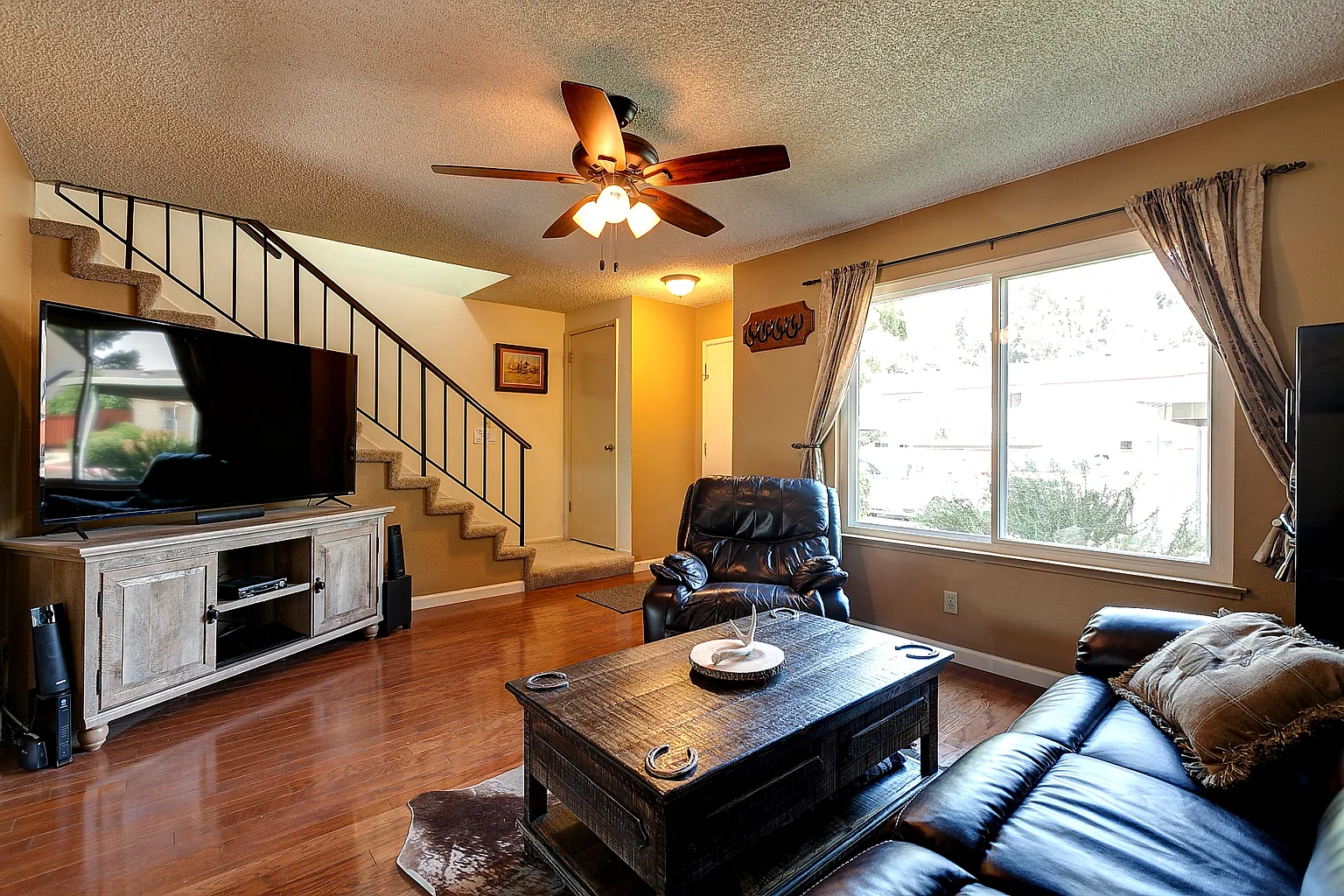 1470 Spring Valley Cmn photo 1