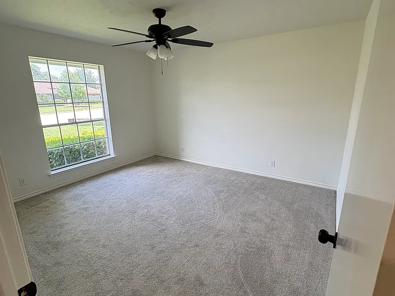 4625 Barwick Dr — Photo 6