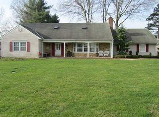 35 Mistletoe Dr, Old Bridge, NJ 08857