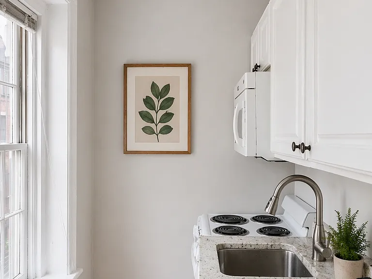 47 S Russell St #4 — Photo 10