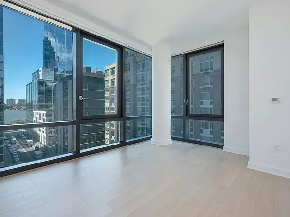 21 W End Ave, New York, NY