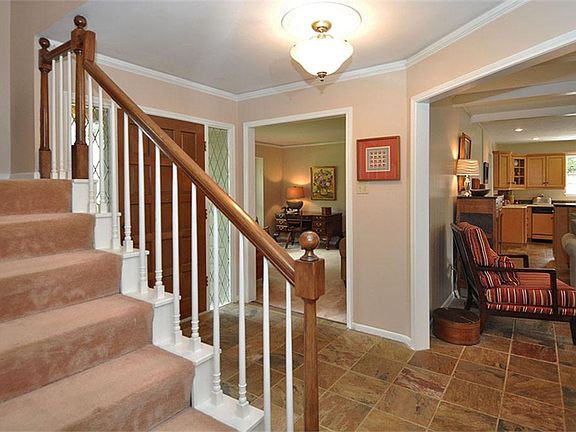 5th image of 2027 Forest Manor Dr