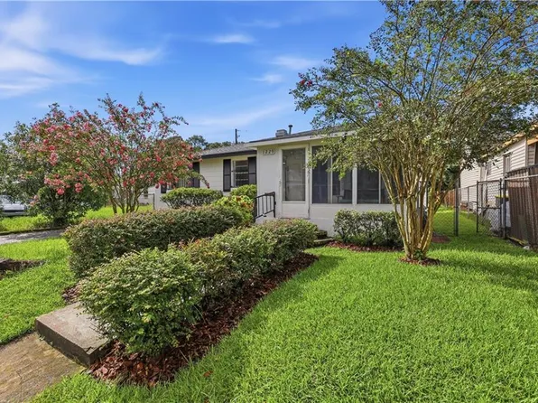 1229 E Bolton St, Savannah, GA 31404