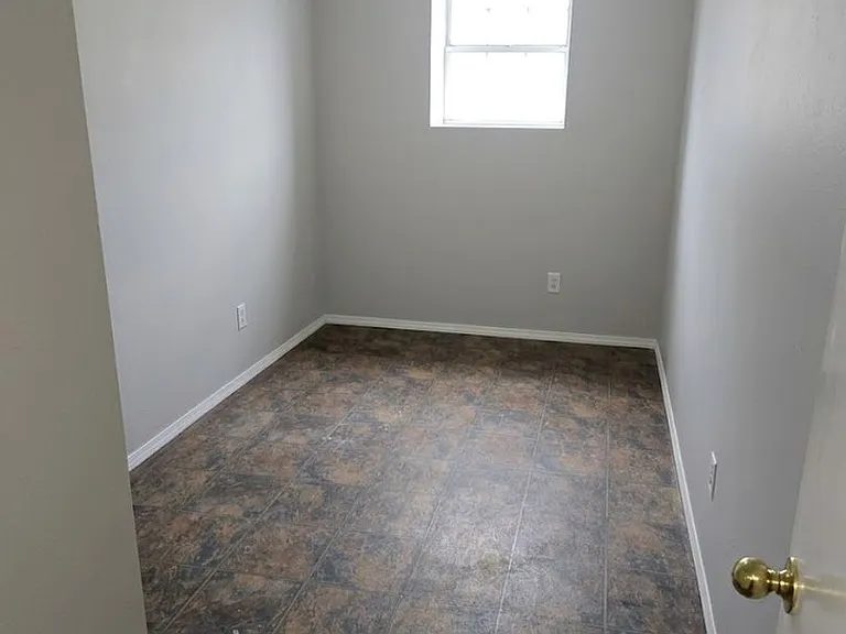 505 Oak St — Photo 10