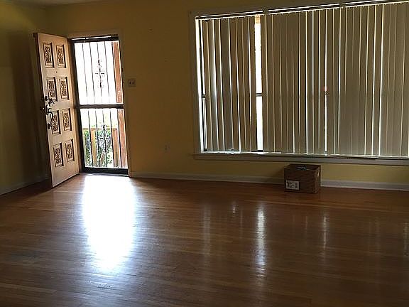 5th image of 1810 Taylor Ave