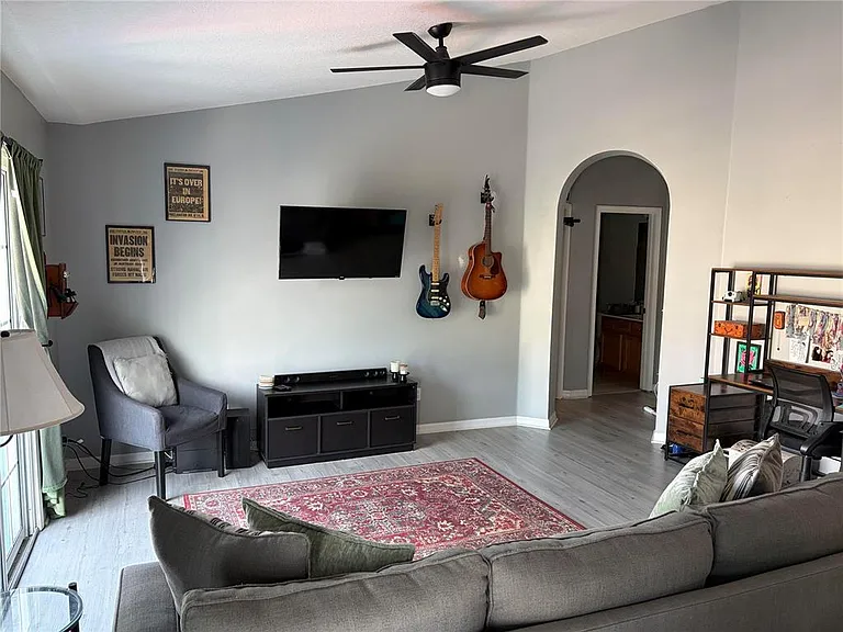 8503 Shallow Creek Ct — Photo 6