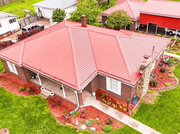 301 E Main St, New Market, IN 47965