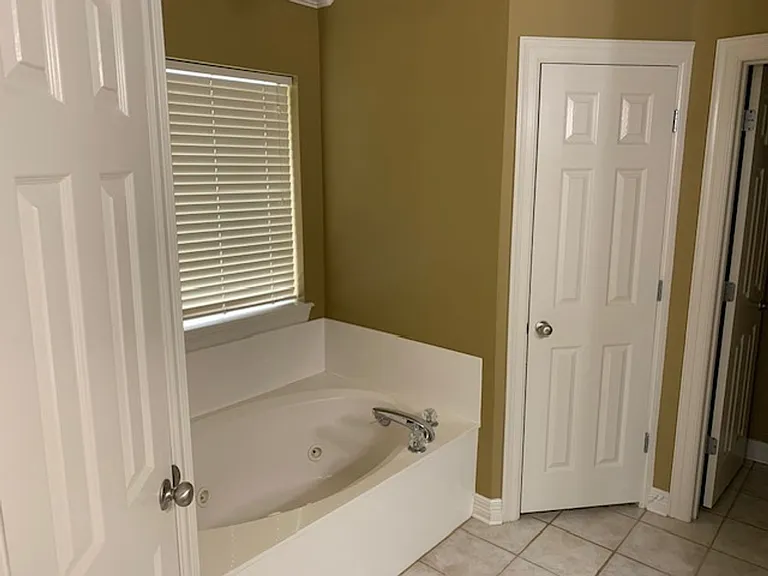 1201 Quincy Dr — Photo 13