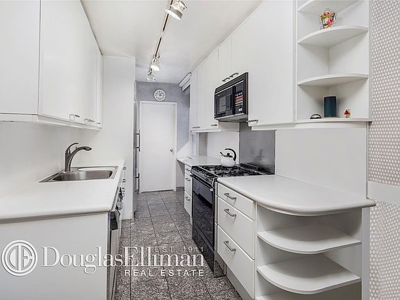 2nd image of 35 Sutton Pl APT 17C