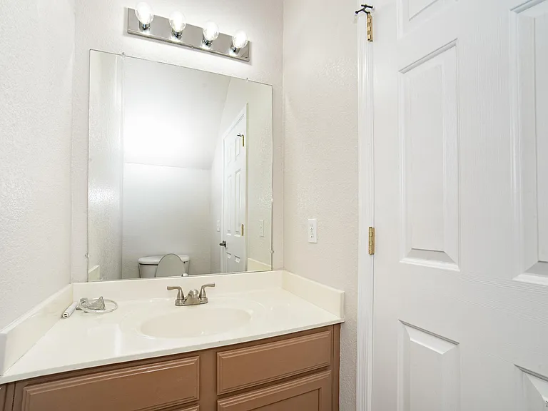 3558 W 22nd Pl #A — Photo 11