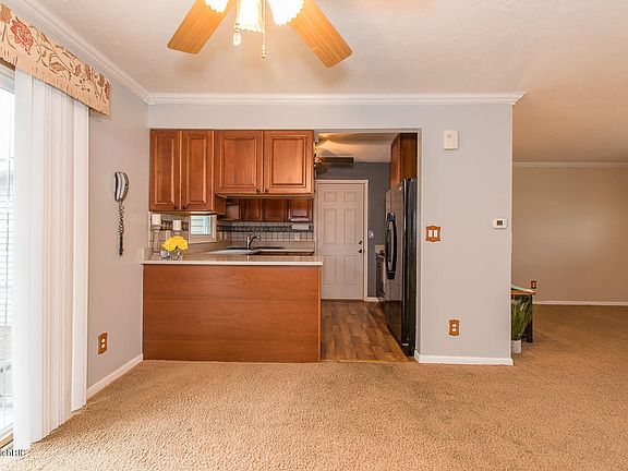 5th image of 114 Lincolnwood Dr