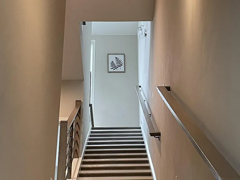 439 Parkway Dr NE — Photo 2