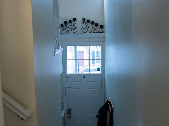 3rd image of 5056 Kilburn St