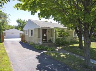 2902 Arona St, Roseville, MN 55113