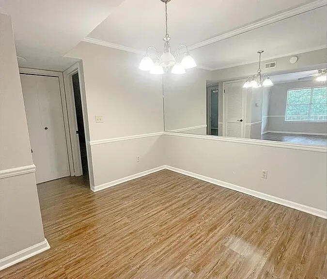 1813 Hackberry Ln #10 — Photo 3