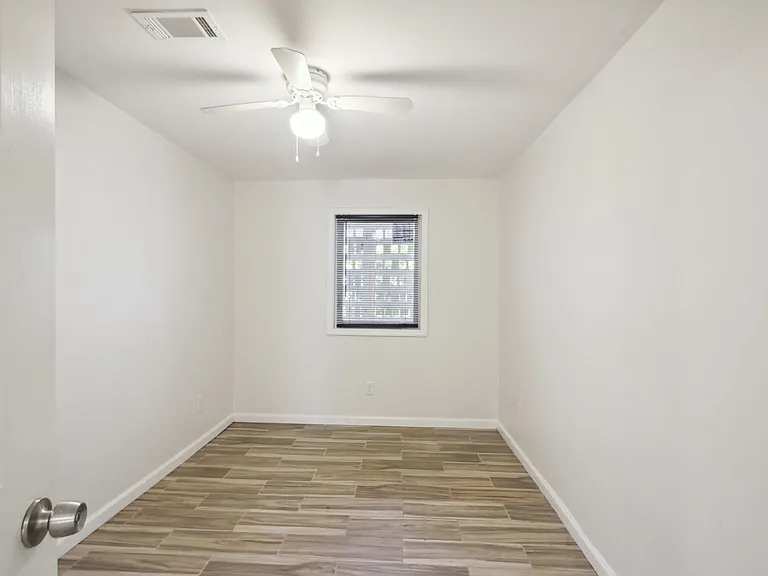 615 Oliver St NW #6 — Photo 2
