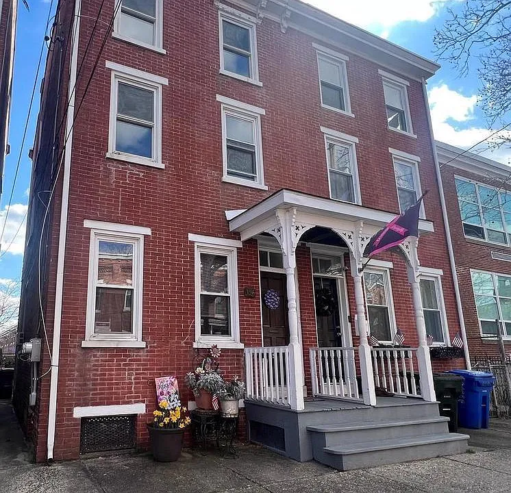 336 Barclay St #B